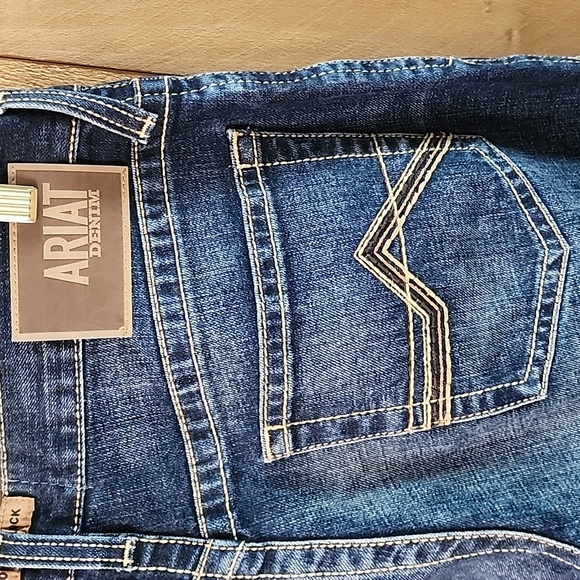 Ariat Men's Dark Blue Relaxed Jeans Size 31-32 - Picture 5 of 9